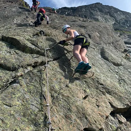 Welcoming With Fireplace & Modern Kitchen 別荘 *