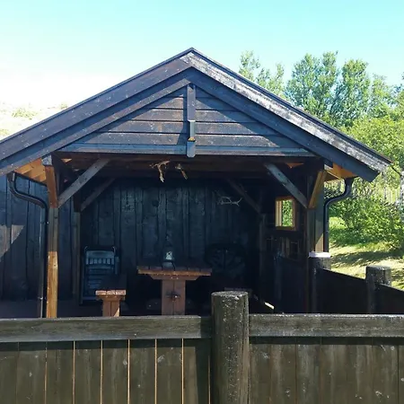 Welcoming With Fireplace & Modern Kitchen