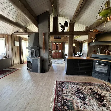 Welcoming With Fireplace & Modern Kitchen