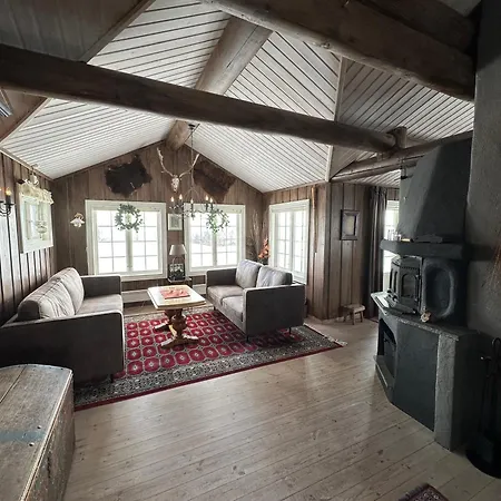 Welcoming With Fireplace & Modern Kitchen Feriehus