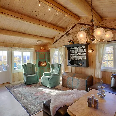 Welcoming With Fireplace & Modern Kitchen